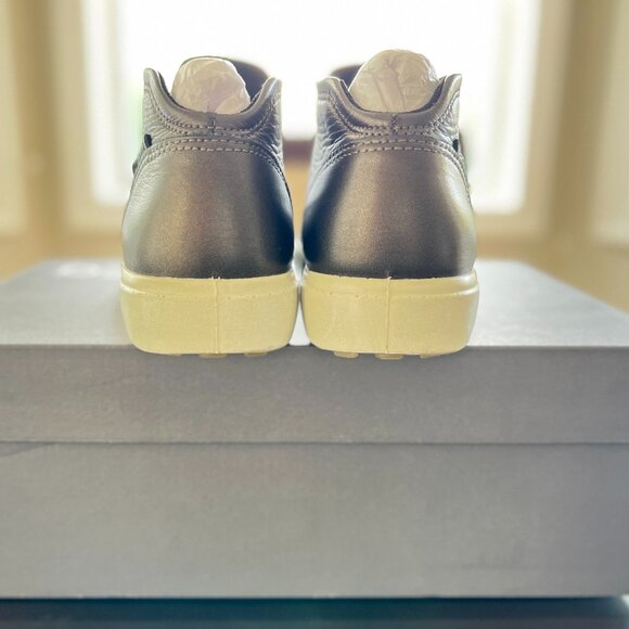 Ecco Soft 7 Low Ankle Leather Zip Bootie Black Stone Metallic Women's 6/EU 37 - Picture 4 of 6